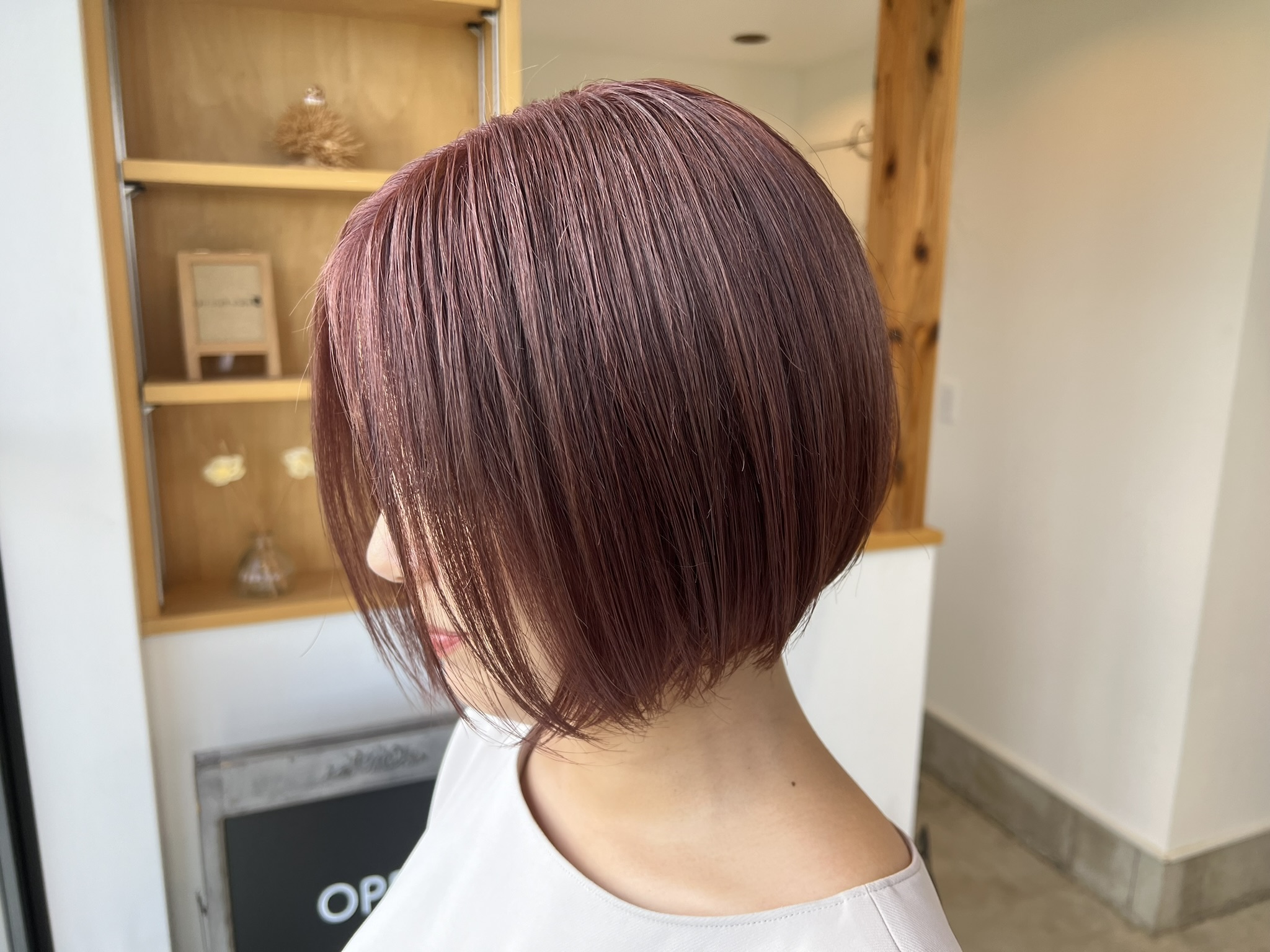 心躍るカラーとトリートメントで、あなたの魅力を引き出す。