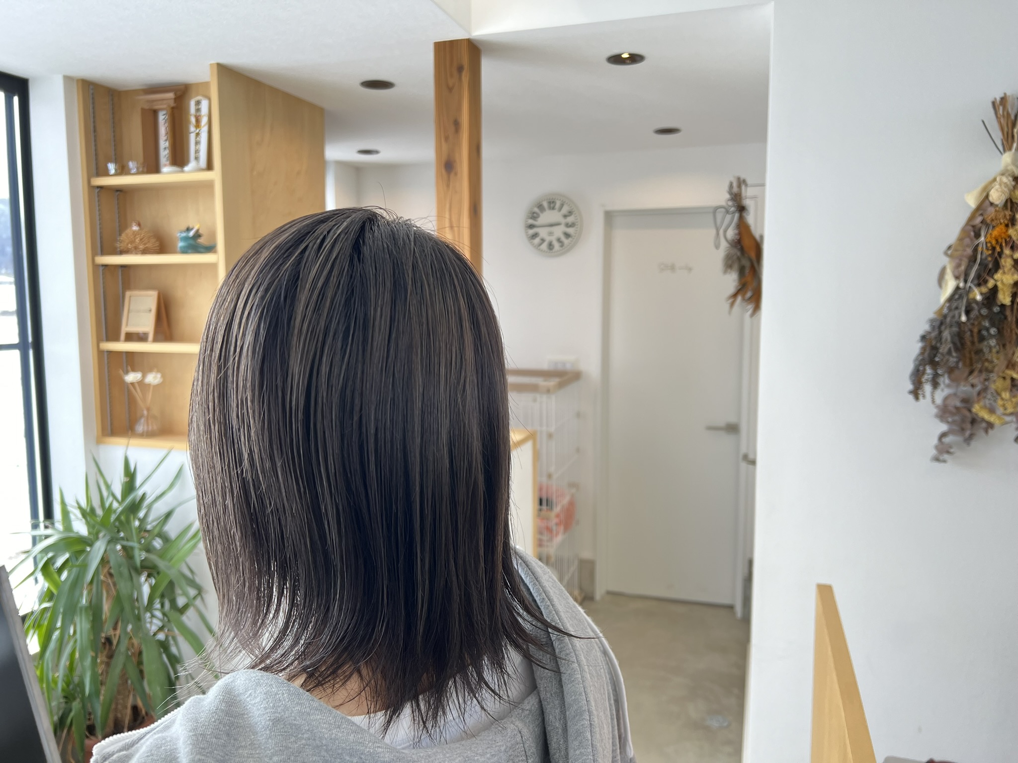 ダブルカラーで叶える、自由自在なグレージュスタイル。
