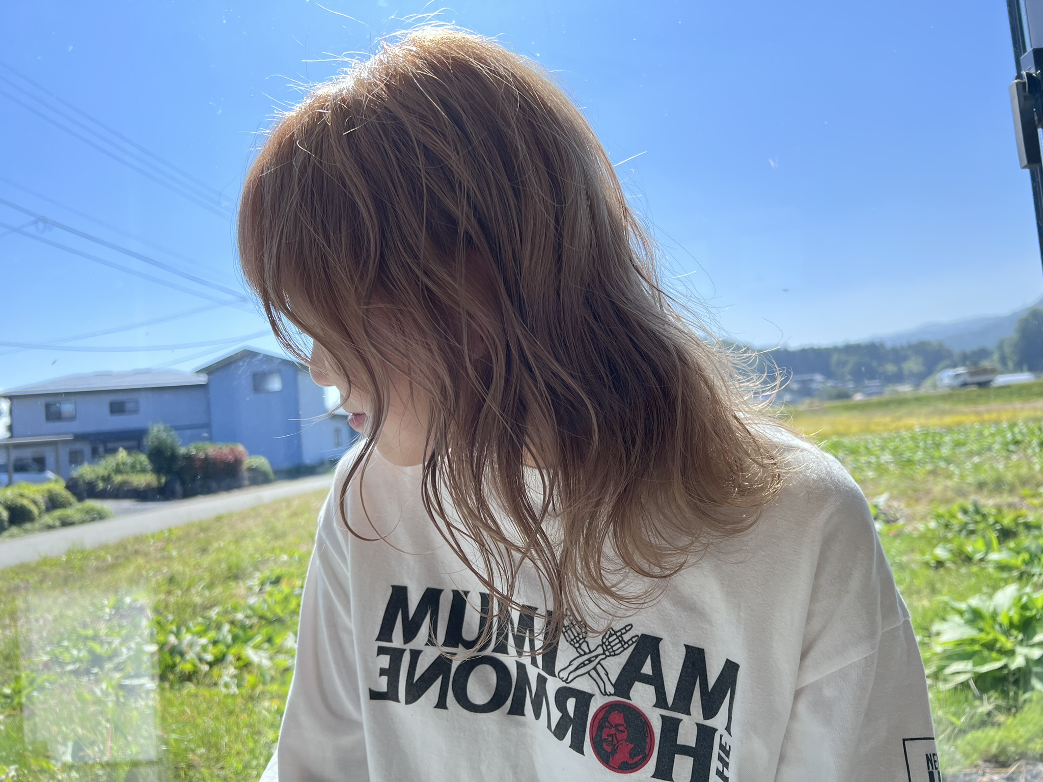 ブリーチカラーで叶える華やかな印象