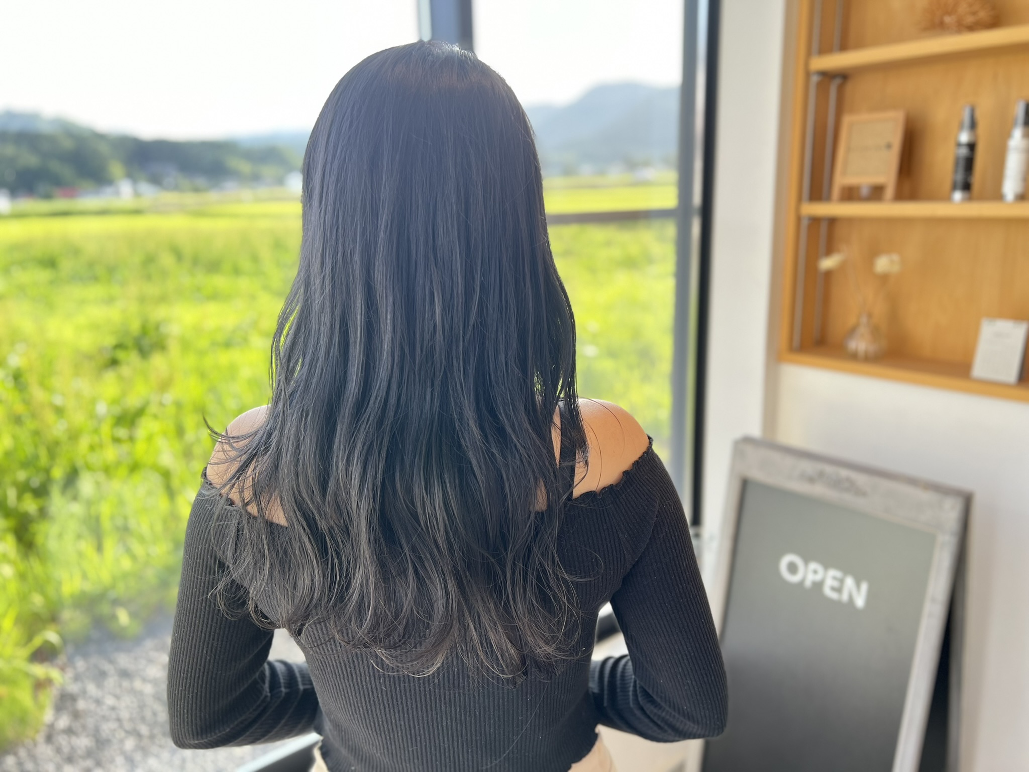 あなたの魅力を引き出す、韓国風グレージュヘア！