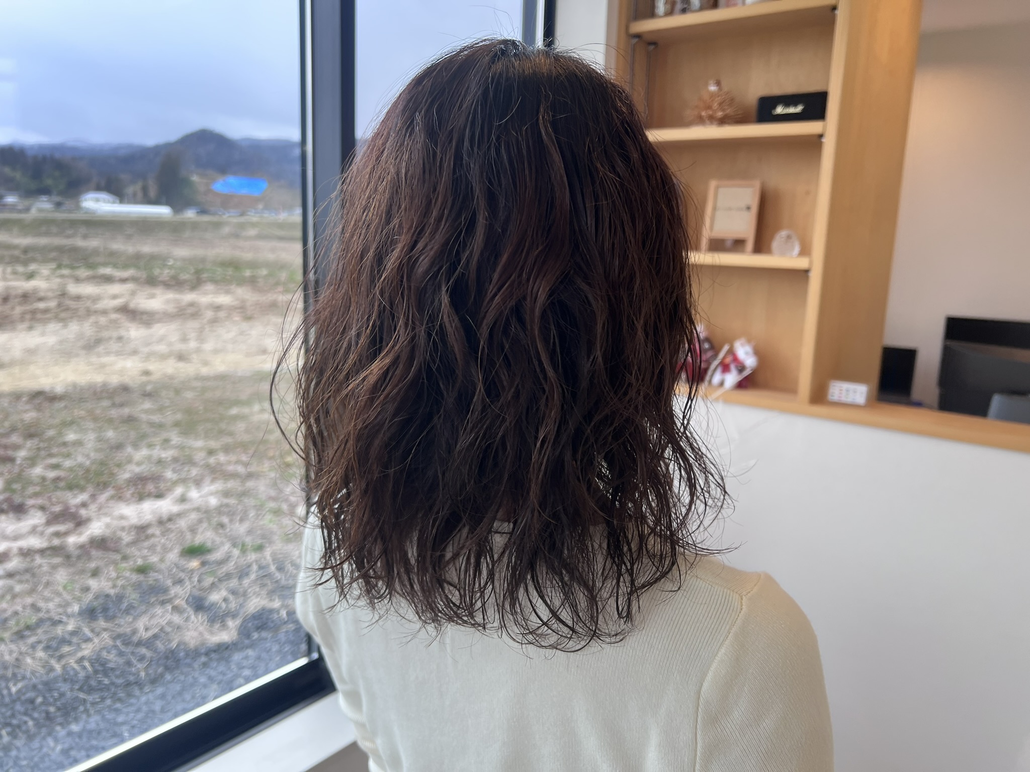 ブラウンカラーで柔らかさをプラス