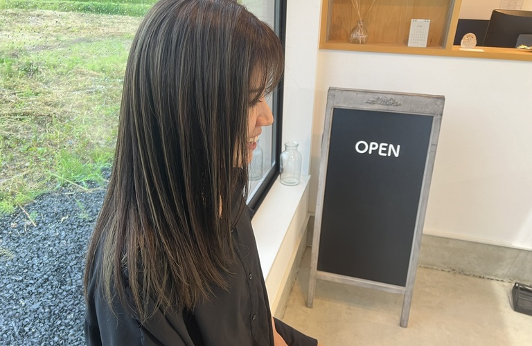 おしゃれを叶えるカラーデザイン、グレージュとベージュ。