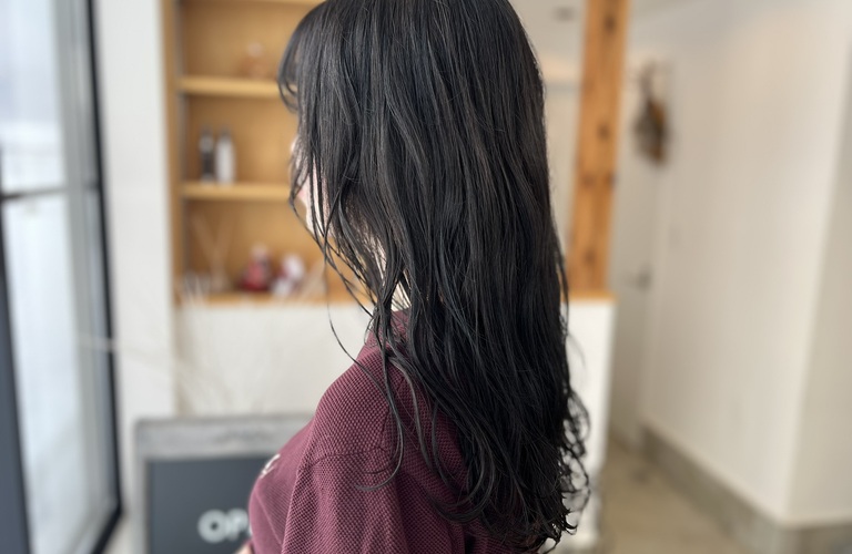 あなたの理想のカラーがここに。グレージュとネイビーの絶妙なデザインを体験してみませんか？