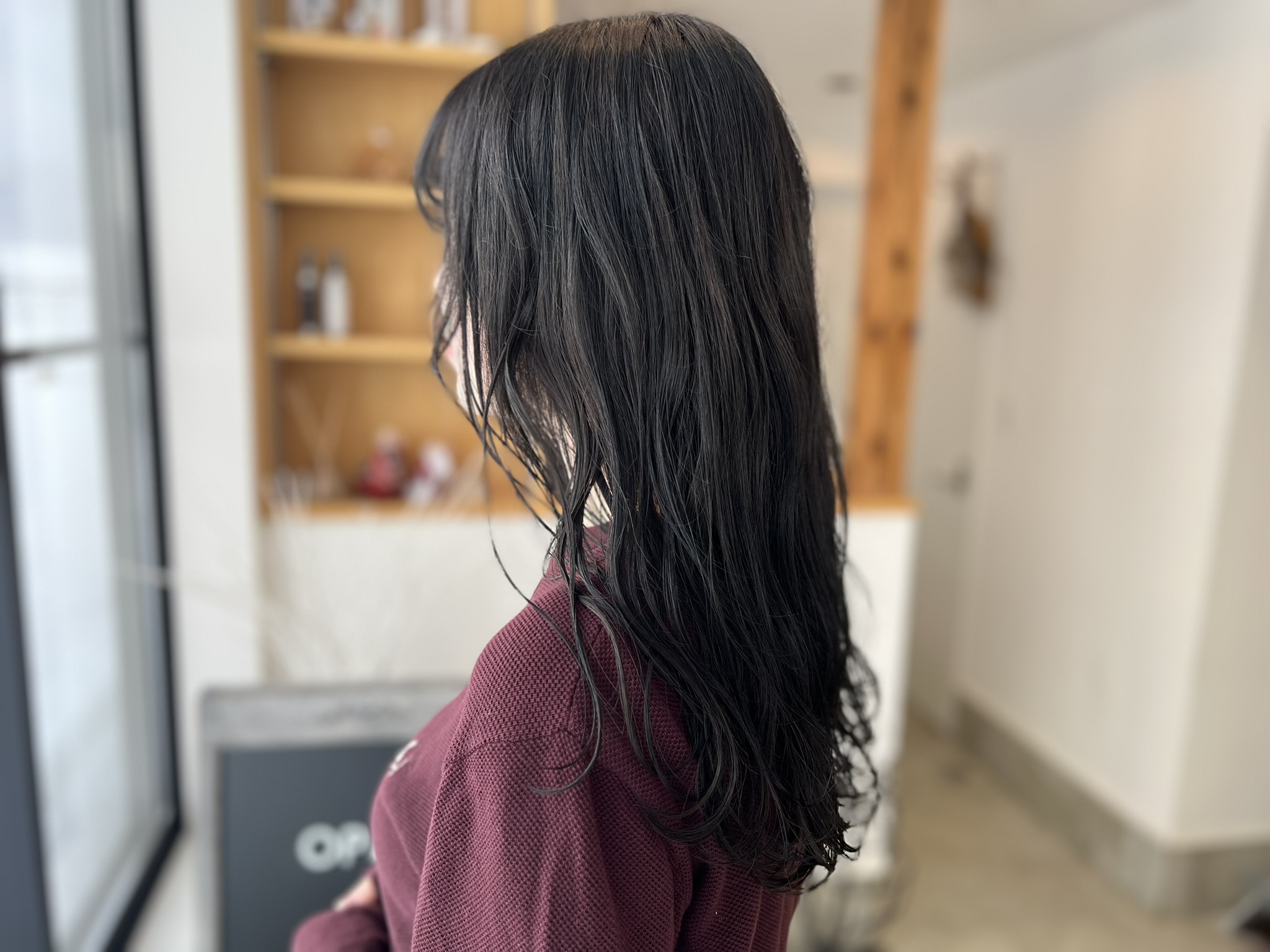 あなたの理想のカラーがここに。グレージュとネイビーの絶妙なデザインを体験してみませんか？