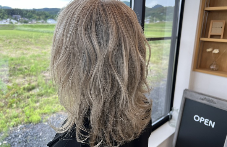 ブリーチで叶える、おしゃれカラーの新しい境地。