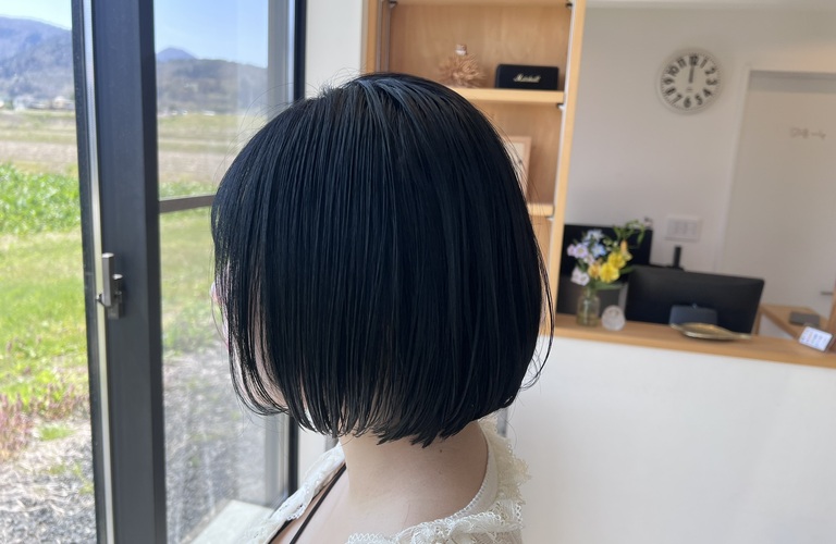 ネイビーカラーでつくる、洗練されたあなたの日常。