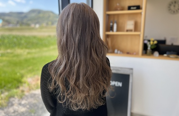 おしゃれを極める、理想のヘアスタイルへ。