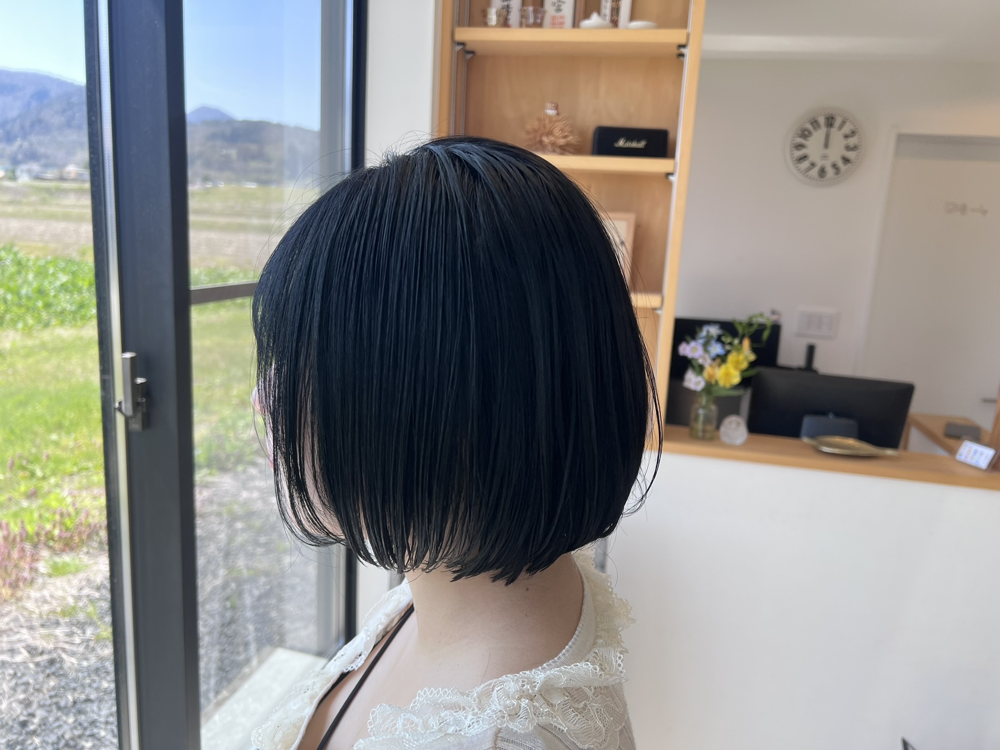 3. 落ち着きのあるネイビーの提案