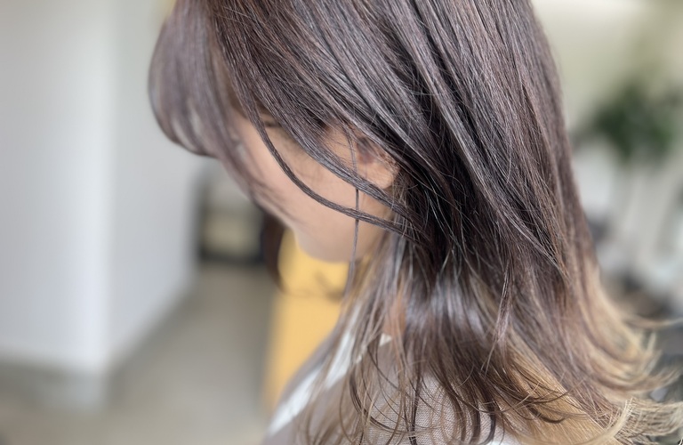 グレージュとベージュで自分らしさを引き出す。