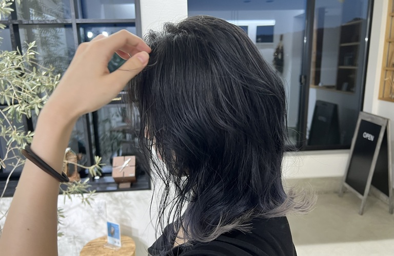 ネイビーで変わる、あなたの美しさを再発見。