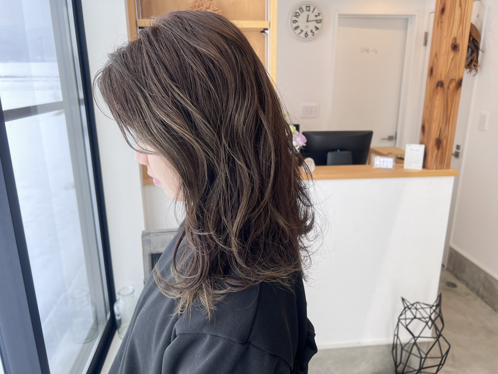 おしゃれなデザインで魅せる、理想のヘアスタイルを。