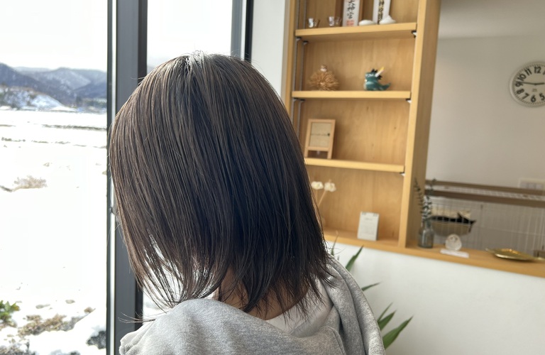 あなたの髪にトレンドを！アッシュカラーで魅力を引き出す。
