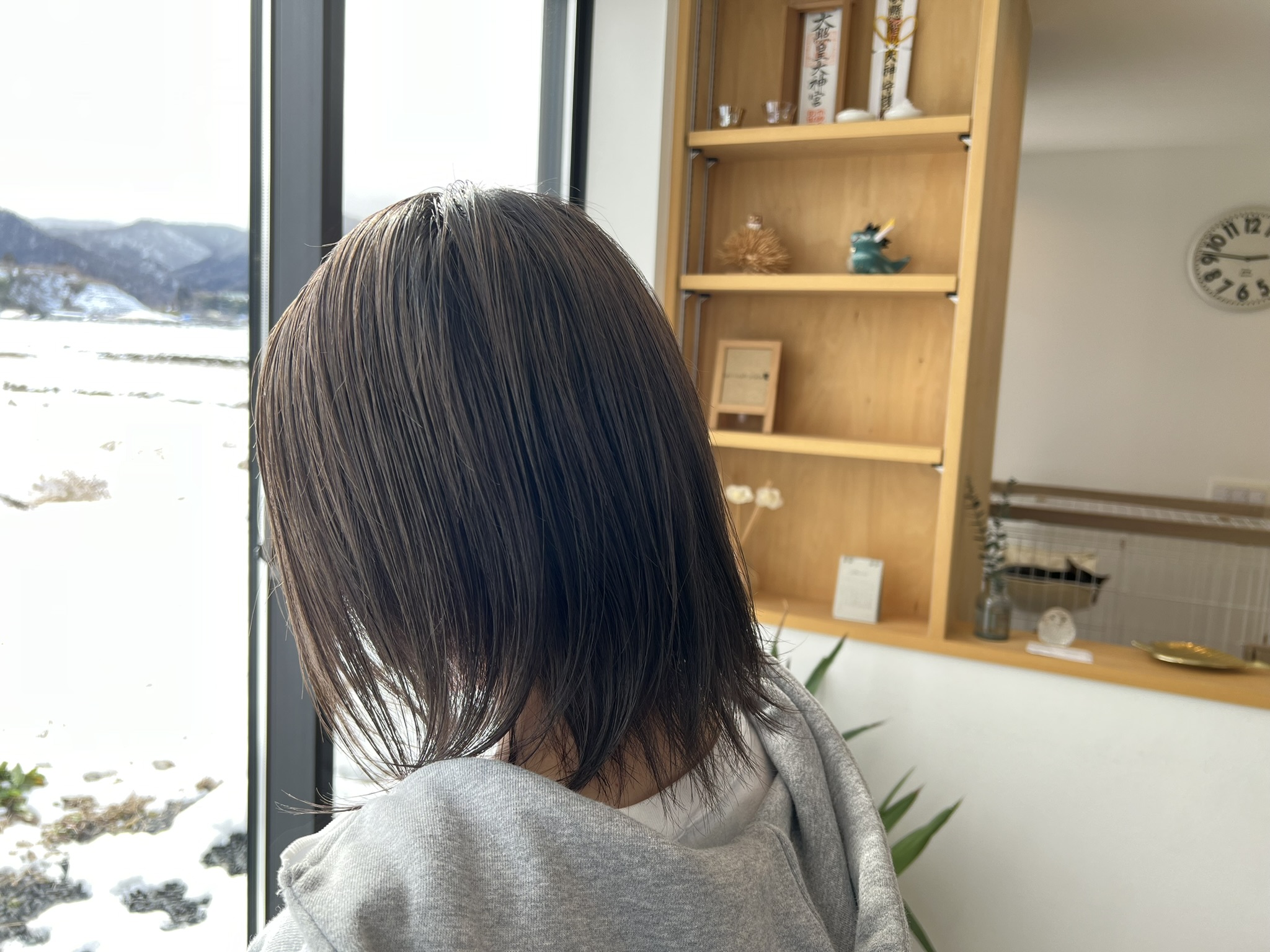 あなたの髪にトレンドを！アッシュカラーで魅力を引き出す。