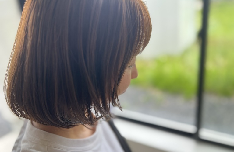 グレージュとベージュで叶える、おしゃれなヘアスタイル。