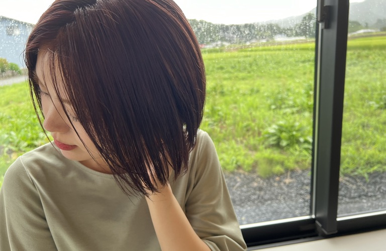おしゃれなブリーチカラーで、あなたの魅力を引き出す。