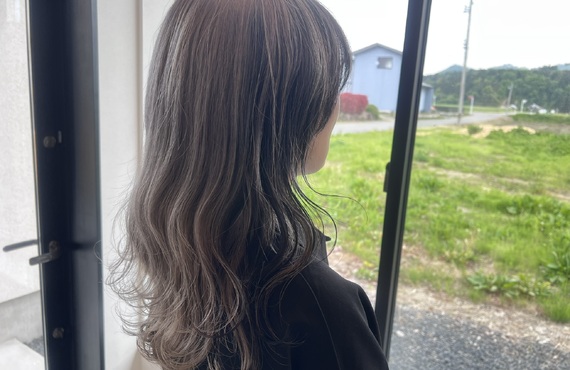 ブリーチカラー×レイヤーカットで、山形から私らしいおしゃれを。髪も気分も変わるデザインを、マンツーマンで。