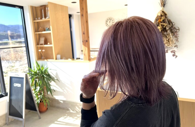 トレンドヘアで魅了する個性を引き立てる