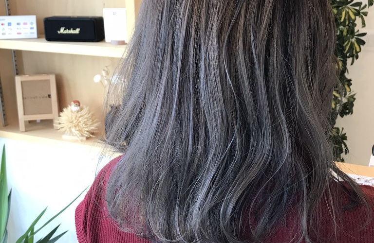 季節カラーで楽しむ、自分らしい魅力を。